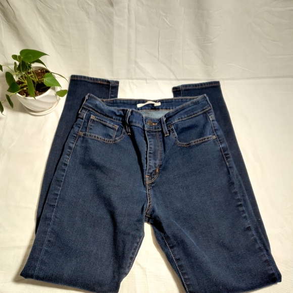 Levi's 721 Jeans - Picture 5 of 9